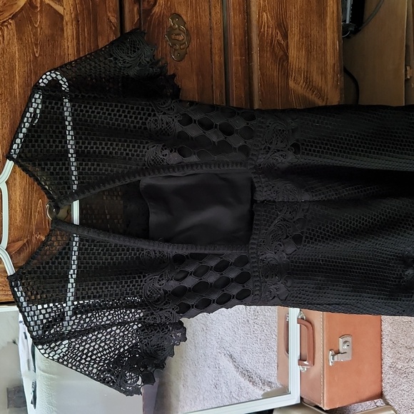 Lumier Black lace shortall/size S. never worn. This is beautiful craftsmanship - Picture 7 of 8